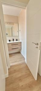Fotografia z galérie ubytovania SANNIKO APARTMENT Ático con Terraza v destinácii Getxo + 23 fotografií