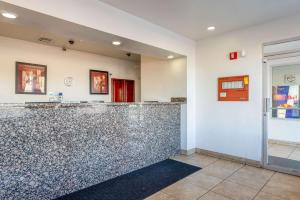 a bar in a waiting room at a hospital at Rodeway Inn Phoenix North I-17 in Phoenix