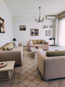 Posedenie v ubytovaní 3BD Apartment in the Center - Self check in