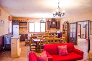 Kuchyň nebo kuchyňský kout v ubytování Casas Rurales Alhambra - Lagunas de Ruidera