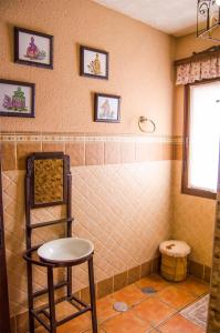 Koupelna v ubytování Casas Rurales Alhambra - Lagunas de Ruidera