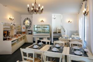 Restaurace v ubytování Hôtel Le Mozart