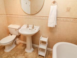 Ένα μπάνιο στο Heanor House +37 φωτογραφίες