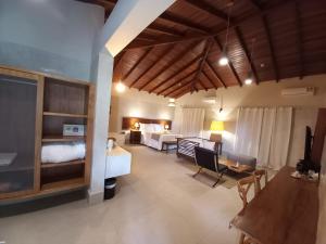 Cama ou camas em um quarto em Hiu Hotel