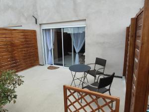Studio meublé équipé avec terrasse privative, Thionville – Tarifs 2023
