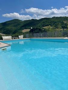 Bazén v ubytování Hotel Ristorante Tre Lanterne & SPA nebo v jeho okolí