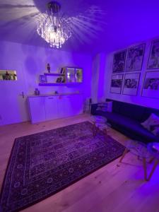 Ein Sitzbereich in der Unterkunft Central City Privatapartment Relax-Inn, Netflix & Sky TV!