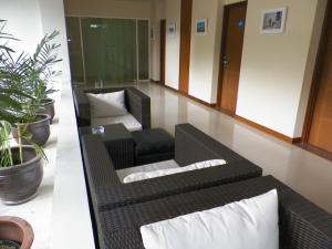 Lunara Home Living by Daphna Management的休息区