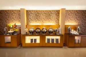 Lunara Home Living by Daphna Management的咖啡和沏茶工具