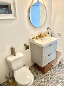 A bathroom at Sea View Penthouse with Large Terrace