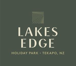 um cartaz para o parque turístico à beira do lago Taylor parkanoogaanoogaanooga zoo em Lakes Edge Holiday Park em Lake Tekapo