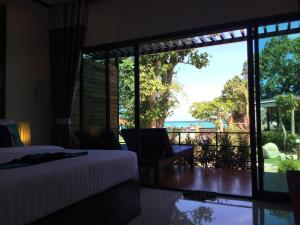 Foto dalla galleria di Kathalee Beach Resort & Spa a Koh Lipe