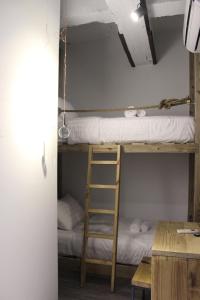 Palanda nebo palandy na pokoji v ubytování Just Inn 正旅館 台北車站