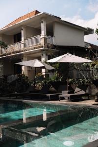 Πισίνα στο ή κοντά στο Merthayasa Bungalow 2