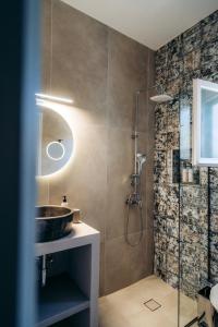 Koupelna v ubytování La Maison de Lilac-Luxurious Olive Grove apartments + 37 fotografií
