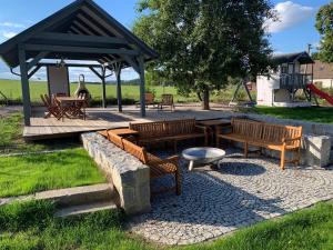 Vonkajšia záhrada v ubytovaní Vila Bohemia Saxon Switzerland & SPA
