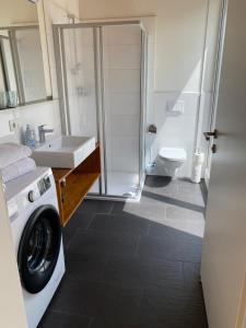 Koupelna v ubytování Penthousewohnung mit fantastischem Ausblick und KLIMAANLAGE