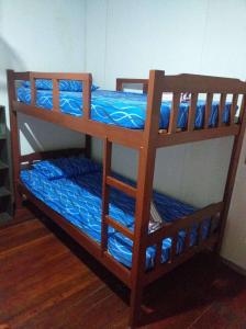 Postel nebo postele na pokoji v ubytování Discovery Youth Hostel Malacca
