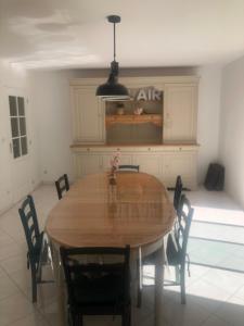 Ảnh trong thư viện ảnh của Maison Le Bel Air à 3km du virage de Mulsanne 9 couchages ở Ruaudin