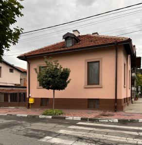 The building in which the holiday home is located