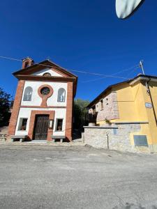 Budova, v ktorej sa farma nachádza