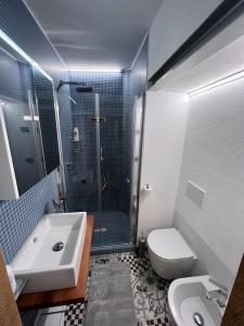 Bathroom sa Appartamento completamente ristrutturato