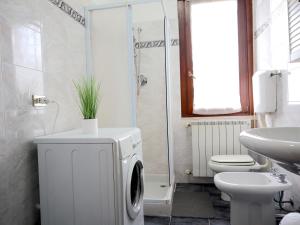 A bathroom at Relax&Natura a 6 minuti da BRESCIA Wifi a Rezzato
