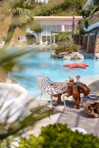 Piscina a Hacienda Na Xamena, Ibiza o a prop