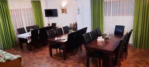 Foto dalla galleria di Rapsodia Muntilor a Stațiunea Climaterică Sâmbăta Altre 11 foto