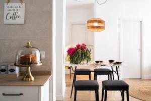 A kitchen or kitchenette at Avanti Luz de Sevilla, hazte un regalo y disfrutalo