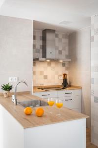 A kitchen or kitchenette at Avanti Luz de Sevilla, hazte un regalo y disfrutalo