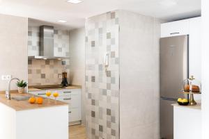 A kitchen or kitchenette at Avanti Luz de Sevilla, hazte un regalo y disfrutalo