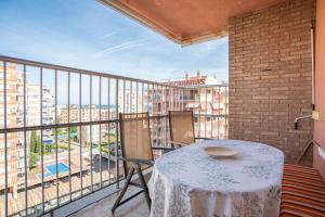 A balcony or terrace at Acogedor apartamento junto al mar