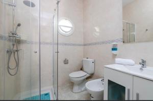 Kúpeľňa v ubytovaní Villa SaCalma con Piscina Privada + 7 fotografií