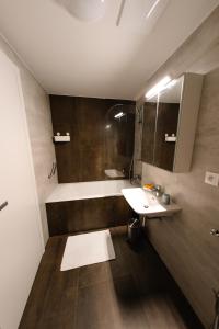 Koupelna v ubytování 90 m2 horský apartmán v centru Harrachova