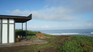 uma casa com vista para o oceano em Cabañas Tierra Salada em Cáhuil