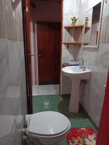A bathroom at La Mulata Apart