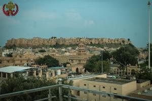 desde un edificio con vistas a la ciudad de Alexopo en Hotel Ajeet Palace, en Jaisalmer