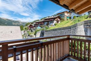 Nespecifikovaný výhled na hory nebo výhled na hory při pohledu z aparthotelu