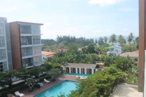 Výhled na bazén z ubytování Enjoy Krabi and Relax nebo okolí