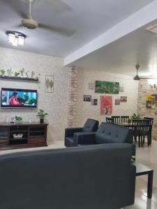 Area lobi atau resepsionis di PRIVATE POOL Ssue Klebang Ipoh Homestay-Guesthouse With Wifi & Netflix