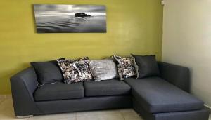 Ruang duduk di Big House Pool Grill, 4 Bedrooms 12 ppl AC Ocean view TV WIFI