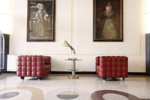 A seating area at Hotel Grand'Italia
