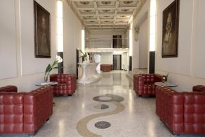 A seating area at Hotel Grand'Italia