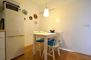 Kuchnia lub aneks kuchenny w obiekcie Apartments Cordasev