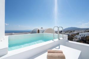 Πισίνα στο ή κοντά στο Cycladic Suites & Spa +37 φωτογραφίες
