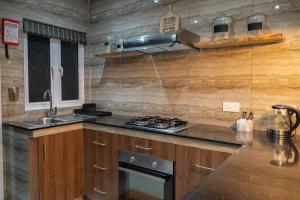 Köök või kööginurk majutusasutuses Treasure Villa