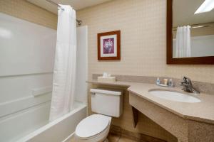 Ein Badezimmer in der Unterkunft Comfort Inn Ocean City Boardwalk