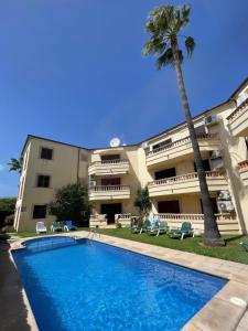 Bazén v ubytovaní Cosy Home with Pool ideal for Family & Sports near Beach in Port de Pollença alebo v jeho blízkosti