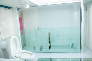 Ein Badezimmer in der Unterkunft E 20 Mystic Ridge ocho Rios